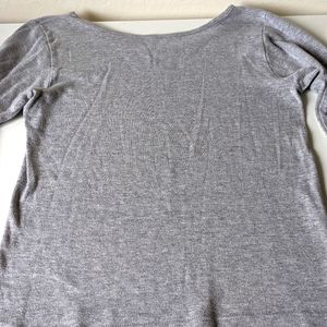 Long sleeve gray top